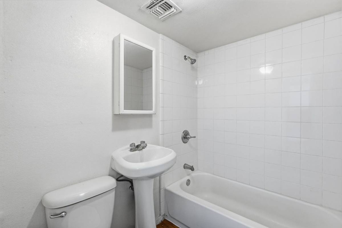 Apartment for rent at 811 N Alvernon Way, Tucson, AZ 85711