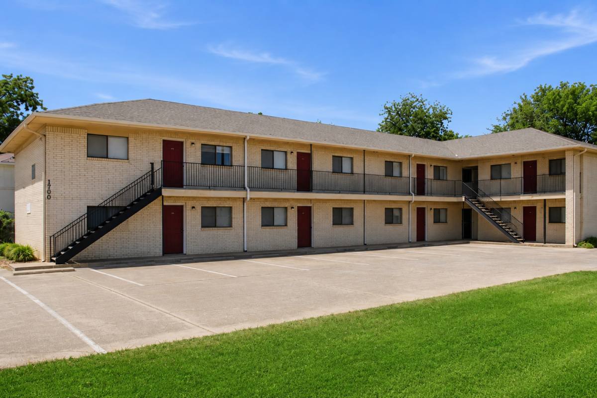 Apartment for rent at 1700 W Hickory, Denton, TX 76201