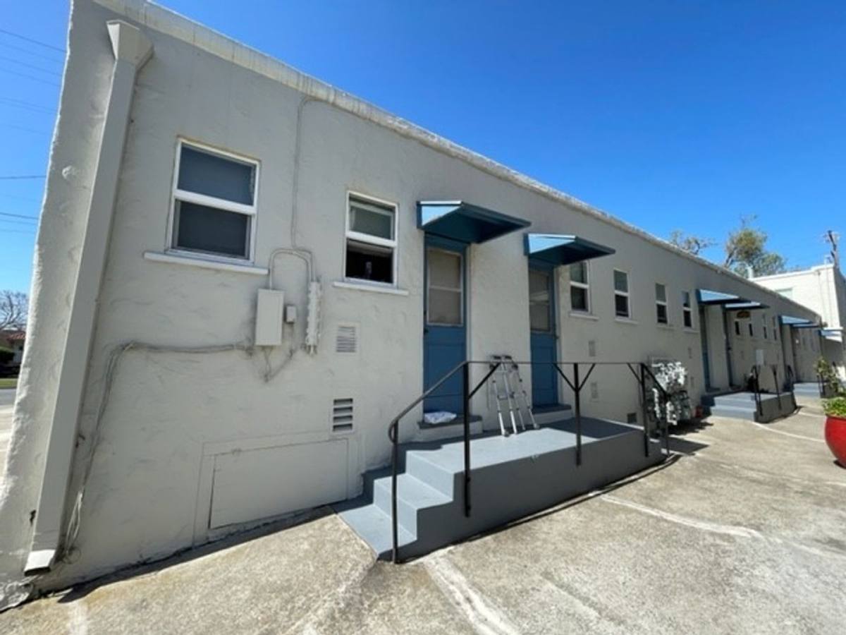 Apartment for rent at 2613 Sacramento St, Berkeley, CA 94703