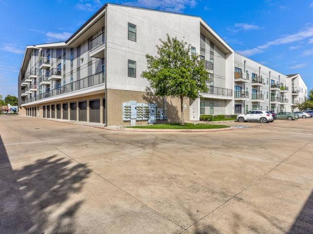 Apartment for rent at 9233 Westheimer Rd #D32, Houston, TX 77063