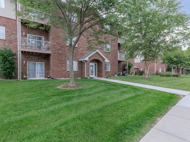 Apartment for rent at 15735 Rosewood St #A11, Omaha, NE 68136