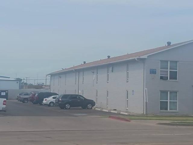 Apartment for rent at 2200 W Rochelle Rd #C21, Irving, TX 75062