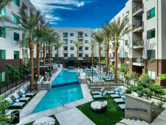 Apartment for rent at 31 E Thomas Rd #D12, Phoenix, AZ 85012