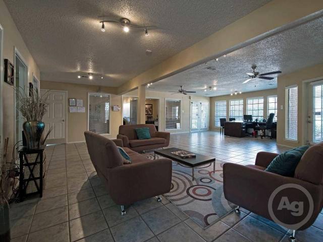 Apartment for rent at 18050 Kelly Blvd #D32, Dallas, TX 75287
