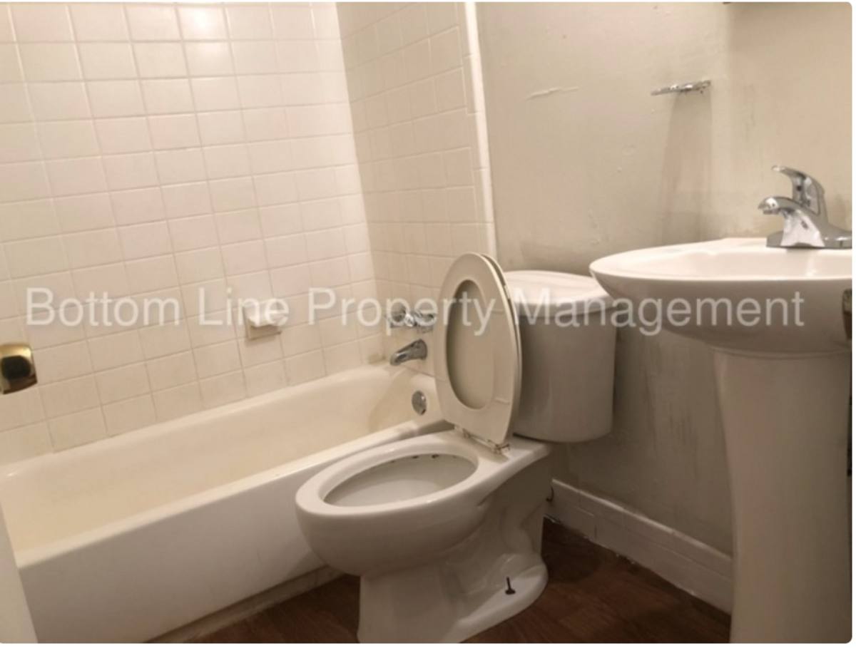 Apartment for rent at 2317 Rebecca Ave, Charlotte, NC 28208