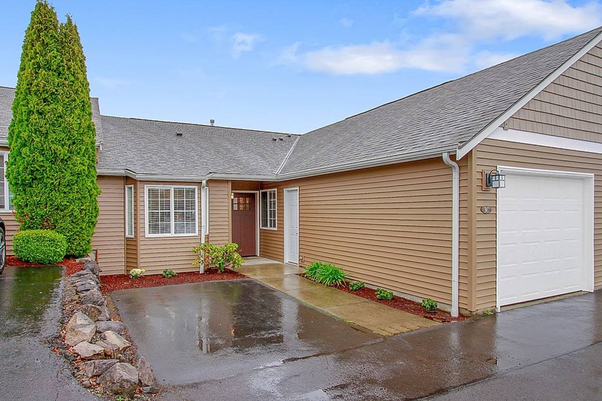 Apartment for rent at 4301 Norpoint Way NE, Tacoma, WA 98422