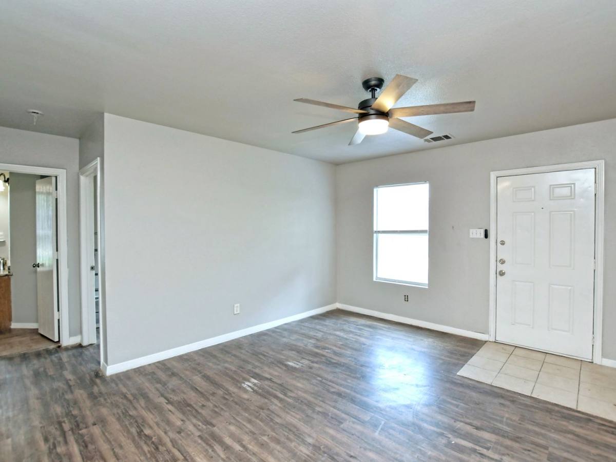 Apartment for rent at 6121 Ponca St, Austin, TX 78741