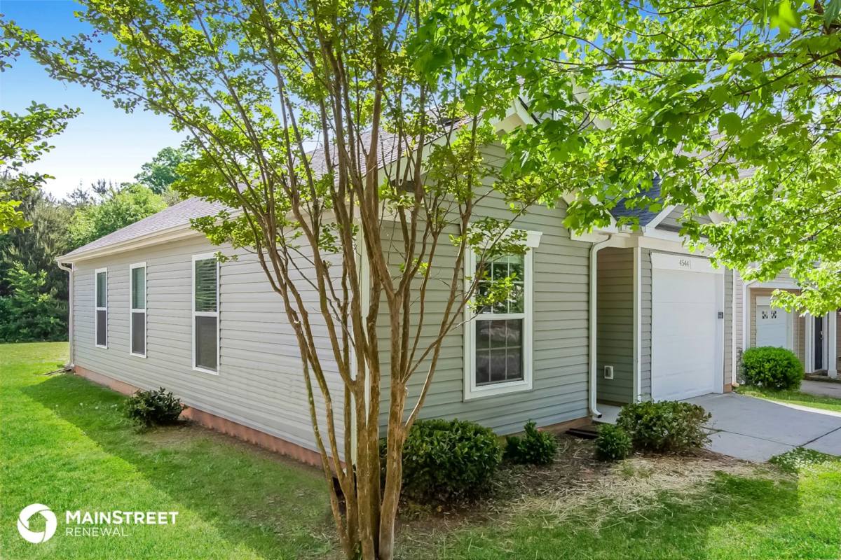 4544 Stone Mountain Dr, Gastonia, NC 28054