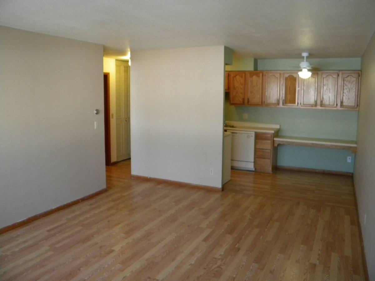 Apartment for rent at 616 10th Ave SE, Minneapolis, MN 55414