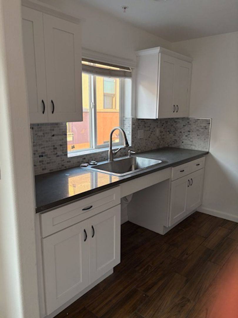 Apartment for rent at 709-711 Yale St, Los Angeles, CA 90012