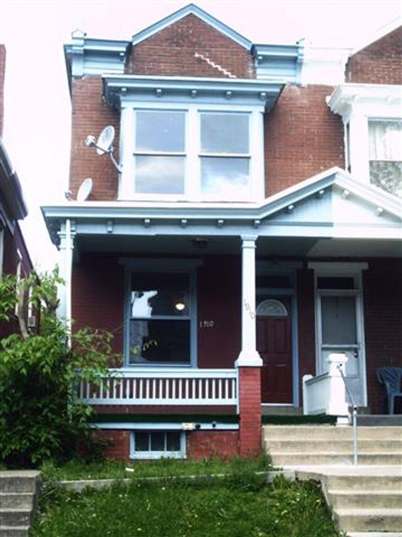 1910 Bellevue St, Harrisburg, PA 17104