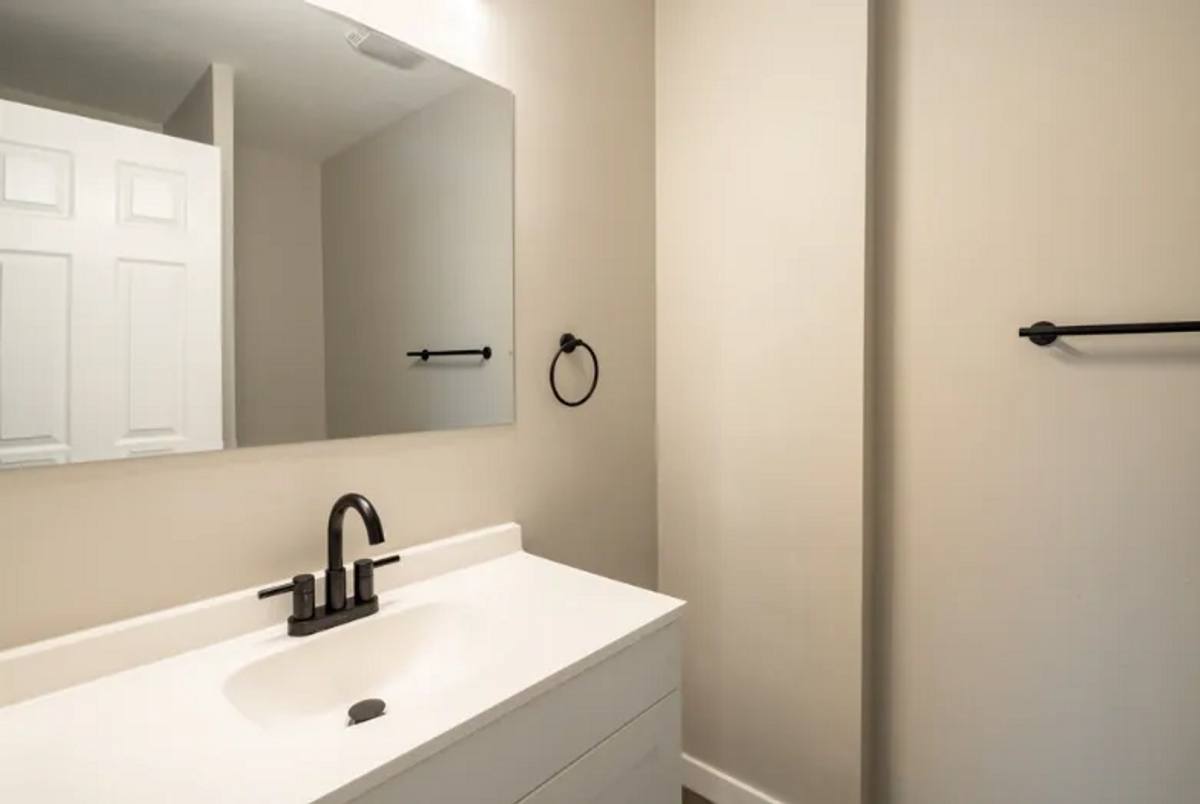 Apartment for rent at 1440 N Linden Rd, Flint, MI 48532