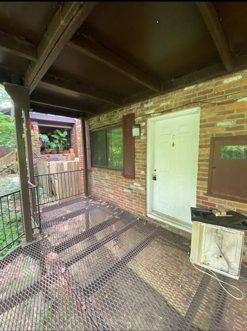 Apartment for rent at 2121 Iuka Ave, Columbus, OH 43201