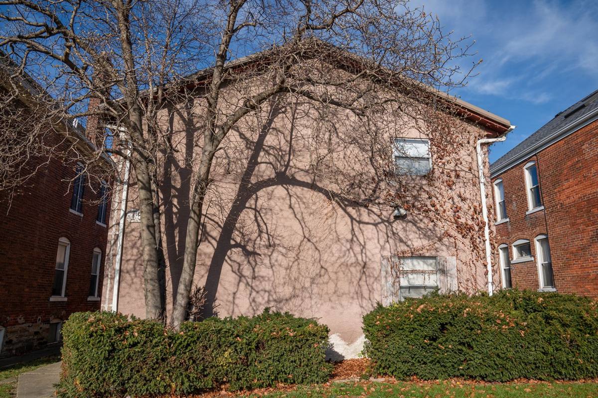 Townhouse for rent at 152 Chittenden Ave, Columbus, OH 43201