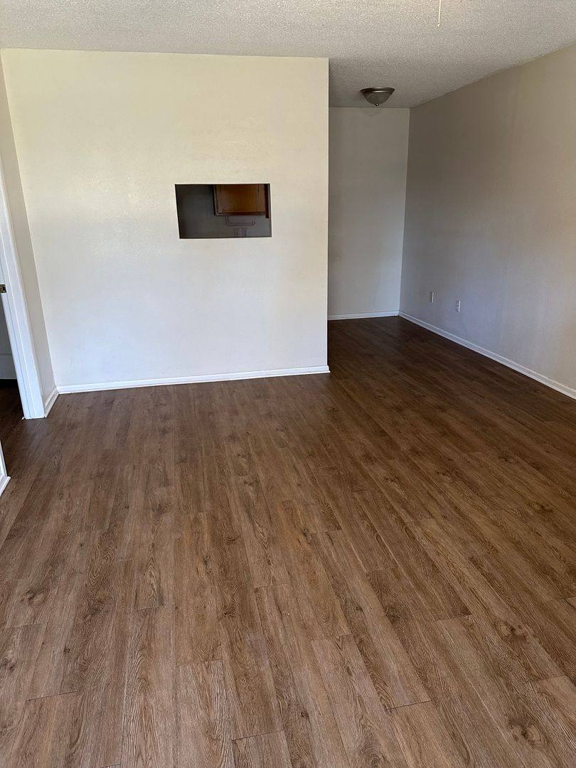 Apartment for rent at 300 W 2nd St, Idalou, TX 79329