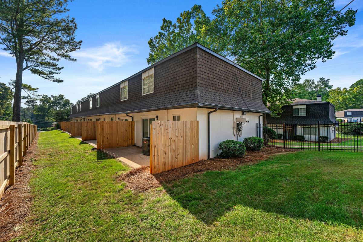 Townhouse for rent at 2420 Heaton Dr, Atlanta, GA 30344