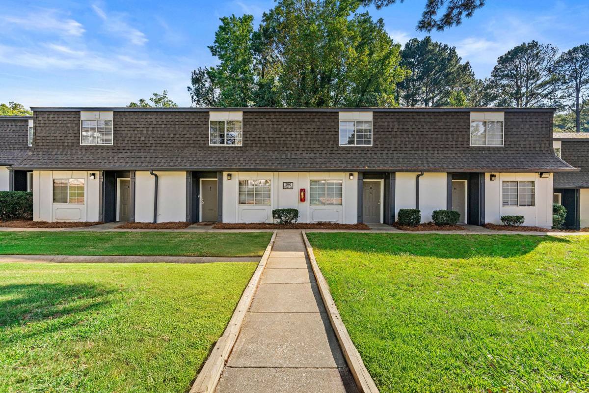 Townhouse for rent at 2420 Heaton Dr, Atlanta, GA 30344