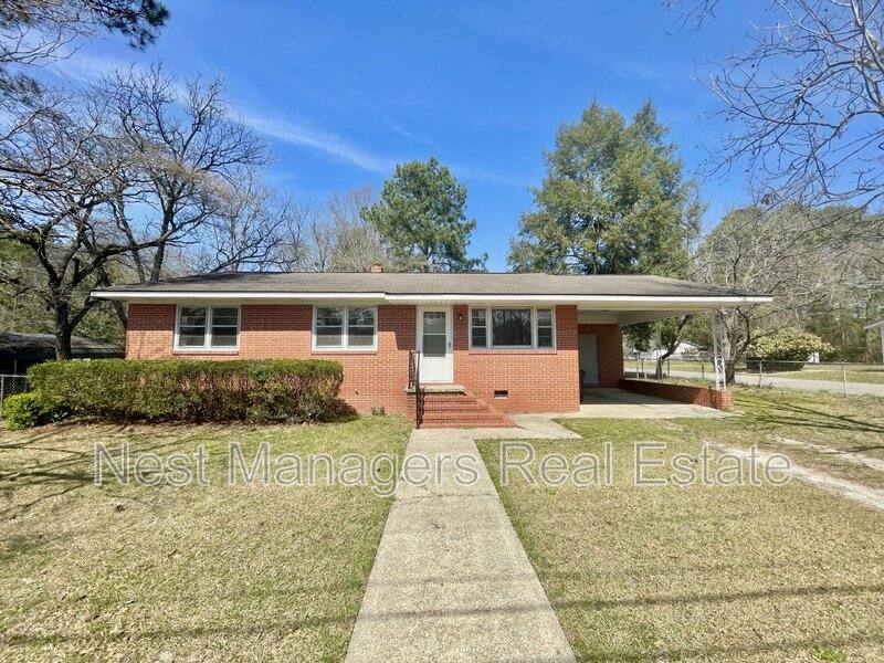 531 E Donaldson Ave, Raeford, NC 28376
