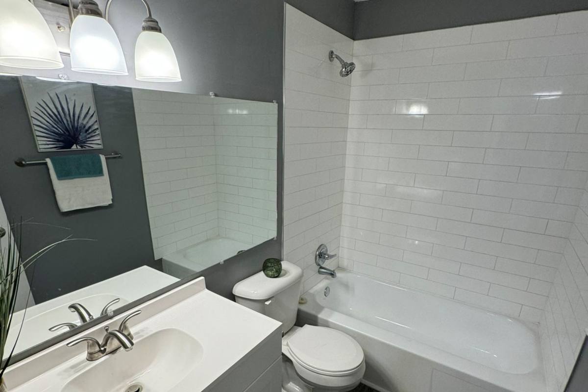 Apartment for rent at 301 Executive Dr N, Newark, OH 43055