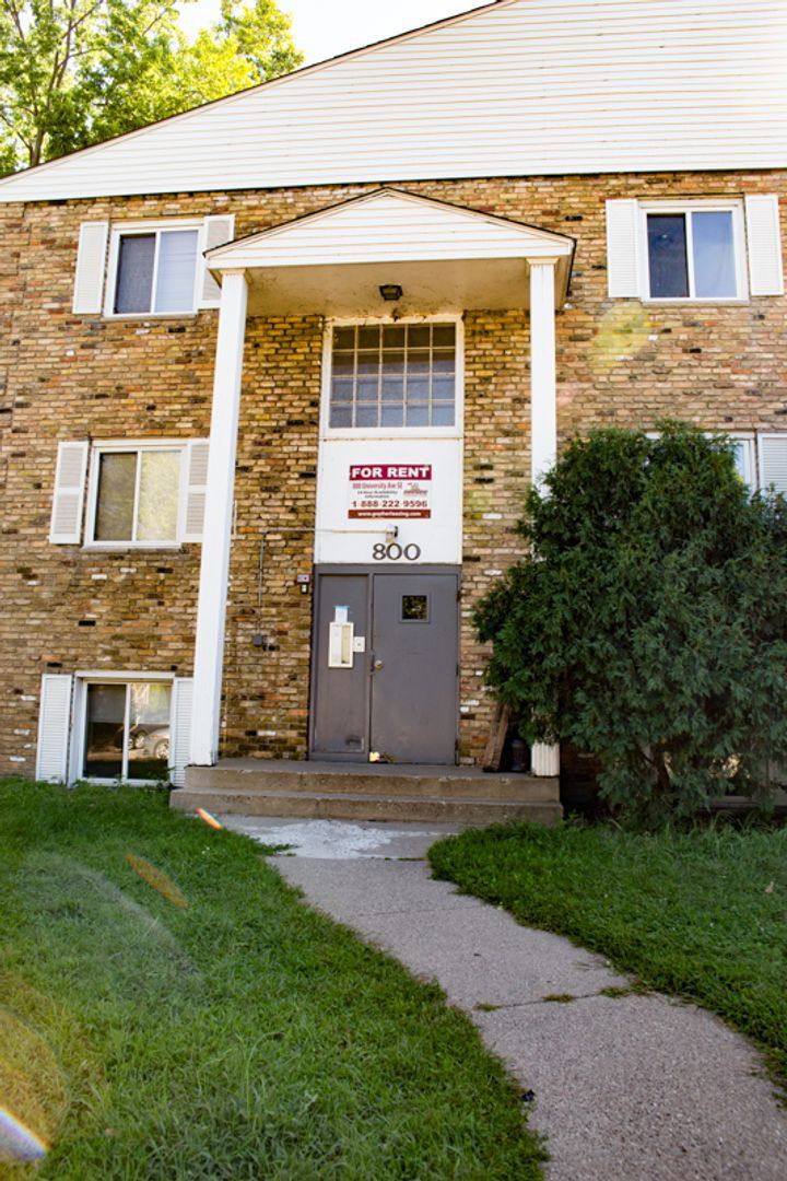 Apartment for rent at 800 University Ave SE, Minneapolis, MN 55414