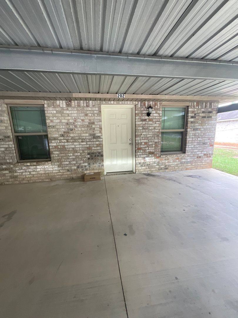 Apartment for rent at 1368 Pitkin Rd, Leesville, LA 71446