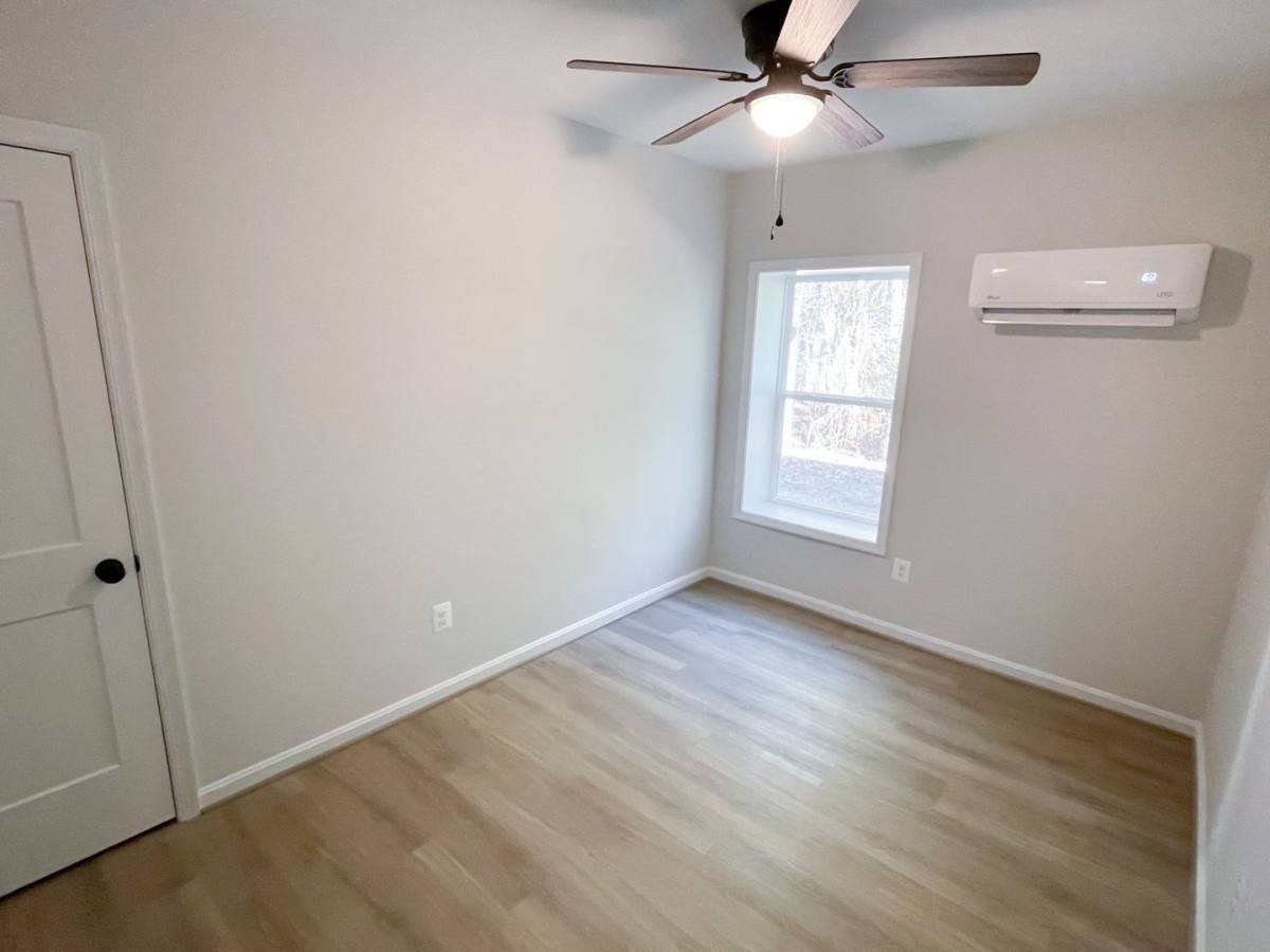 Apartment for rent at 17476 Piney Point Rd, Patuxent River, MD 20670