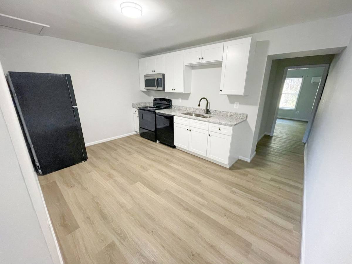 Apartment for rent at 17476 Piney Point Rd, Patuxent River, MD 20670