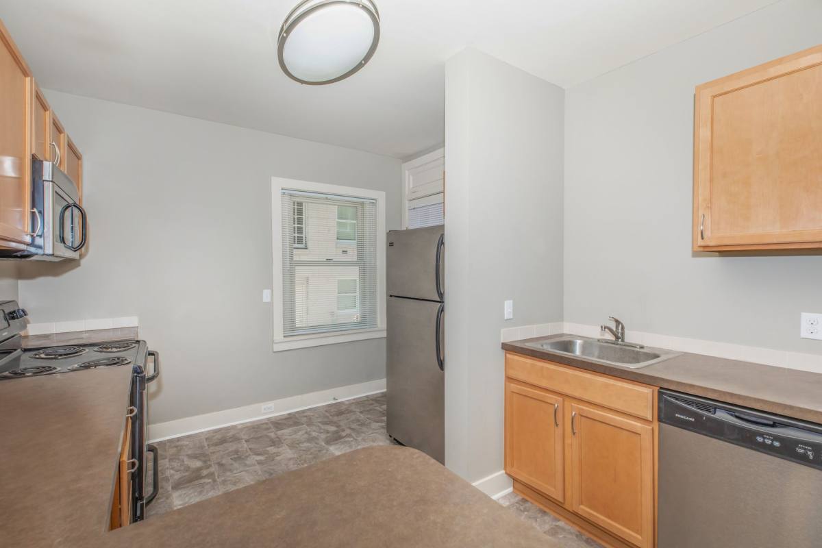 Apartment for rent at 3701-3709 Davenport St, Omaha, NE 68131