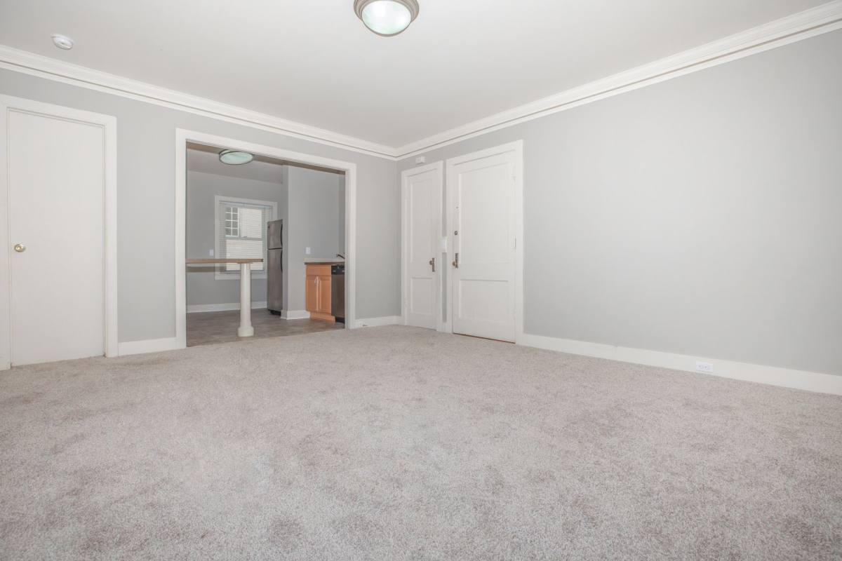 Apartment for rent at 3701-3709 Davenport St, Omaha, NE 68131