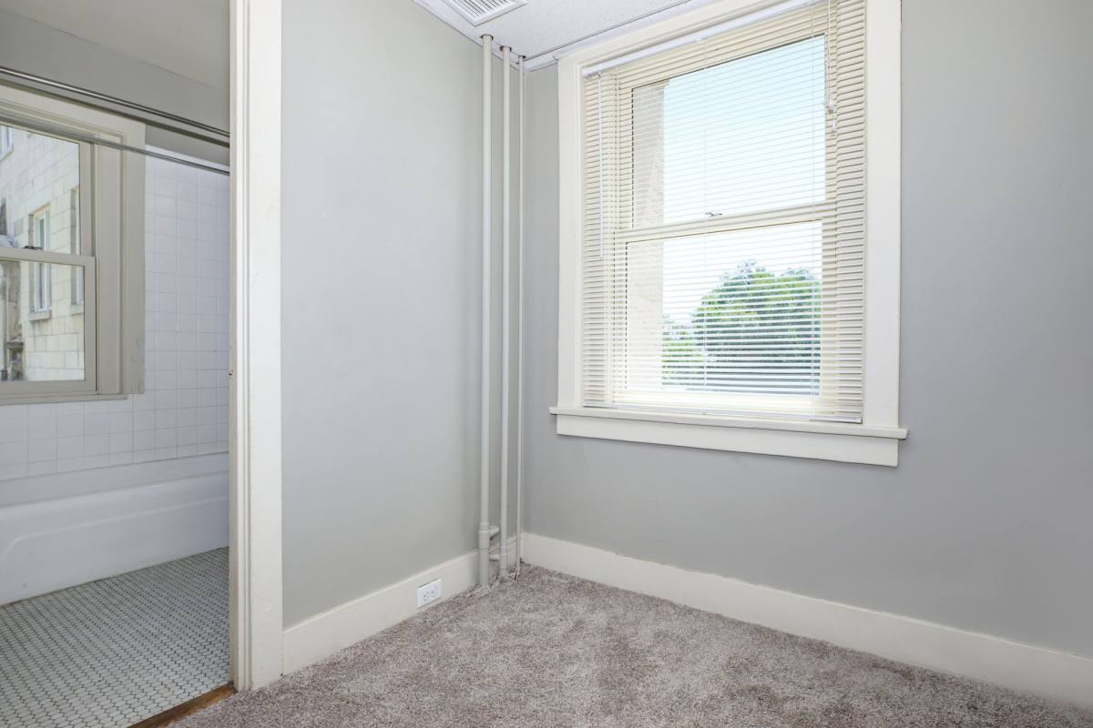 Apartment for rent at 3701-3709 Davenport St, Omaha, NE 68131