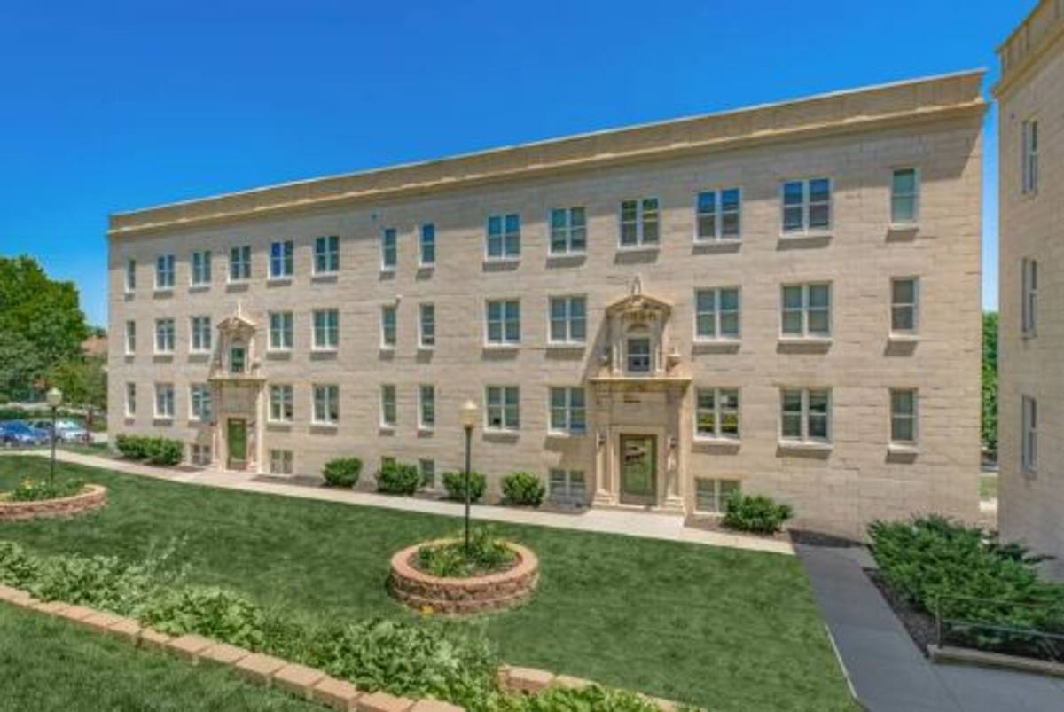 Apartment for rent at The Austin at Midtown, 3701-3709 Davenport St, Omaha, NE 68131