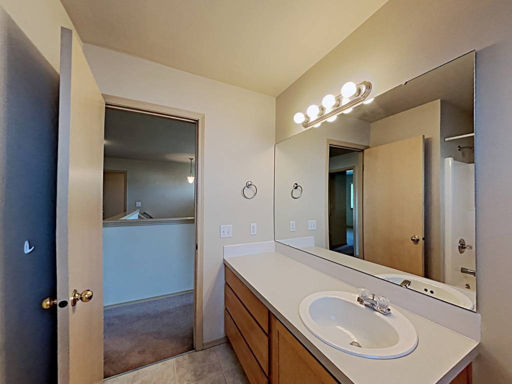 House for rent at 20506 193rd Ave E, Orting, WA 98360