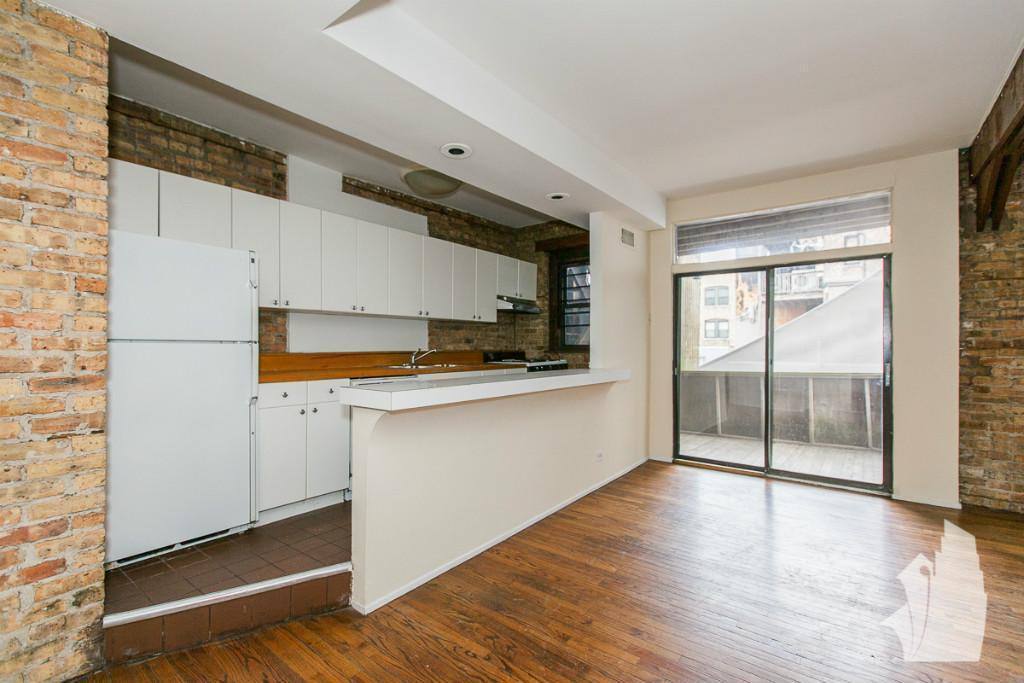 Apartment for rent at 556 W Wellington Ave #3F, Chicago, IL 60657