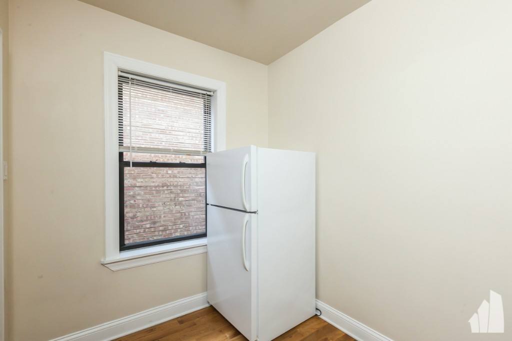 Apartment for rent at 1347 N Dearborn St #204, Chicago, IL 60610