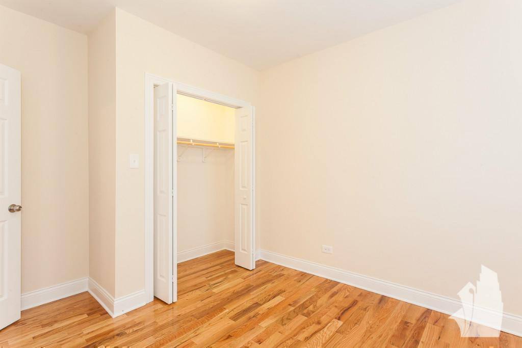Apartment for rent at 951 W Cornelia Ave #3D, Chicago, IL 60657