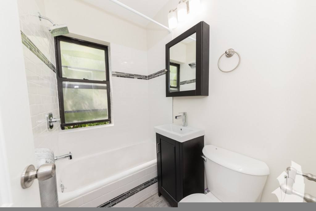 Apartment for rent at 1056 W Lill Ave #3, Chicago, IL 60614