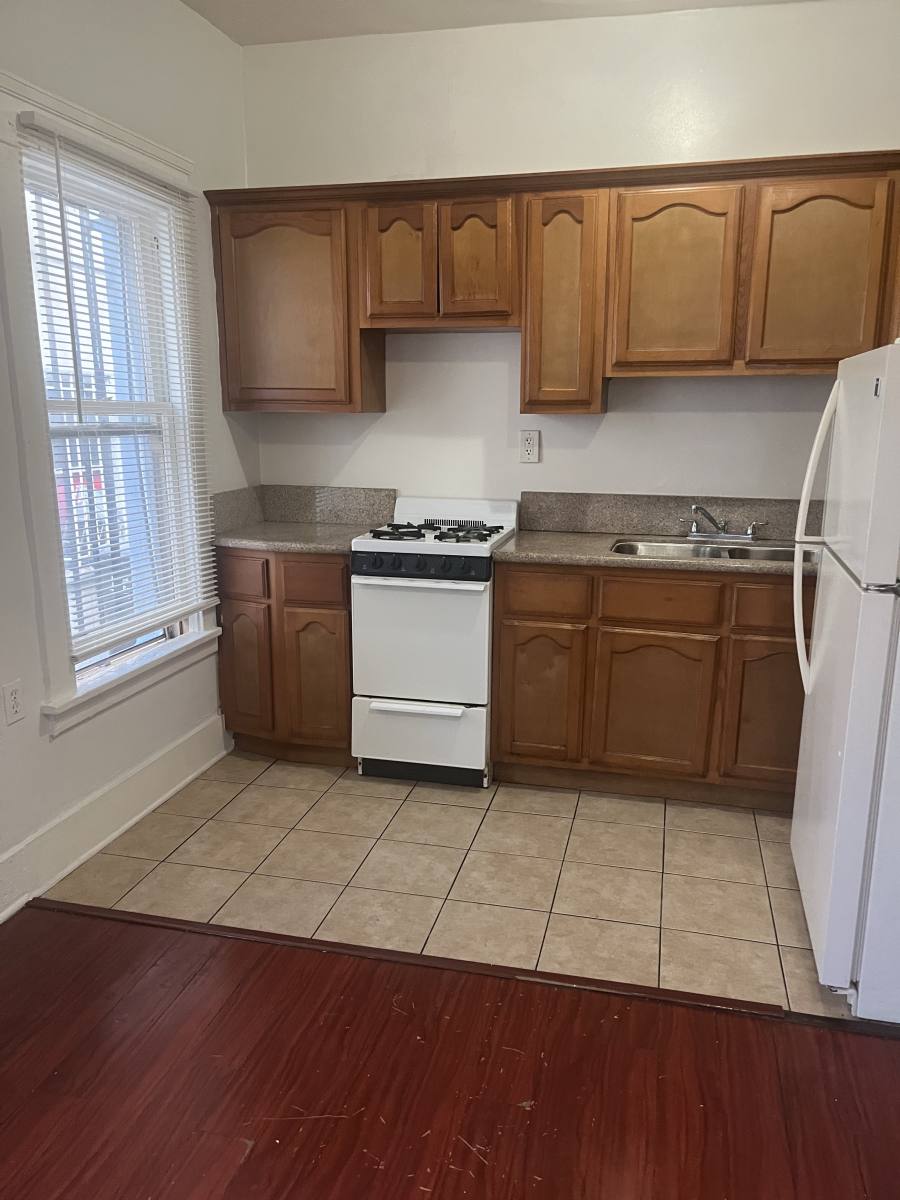 Apartment for rent at 320 Maine Ave #3, Long Beach, CA 90802