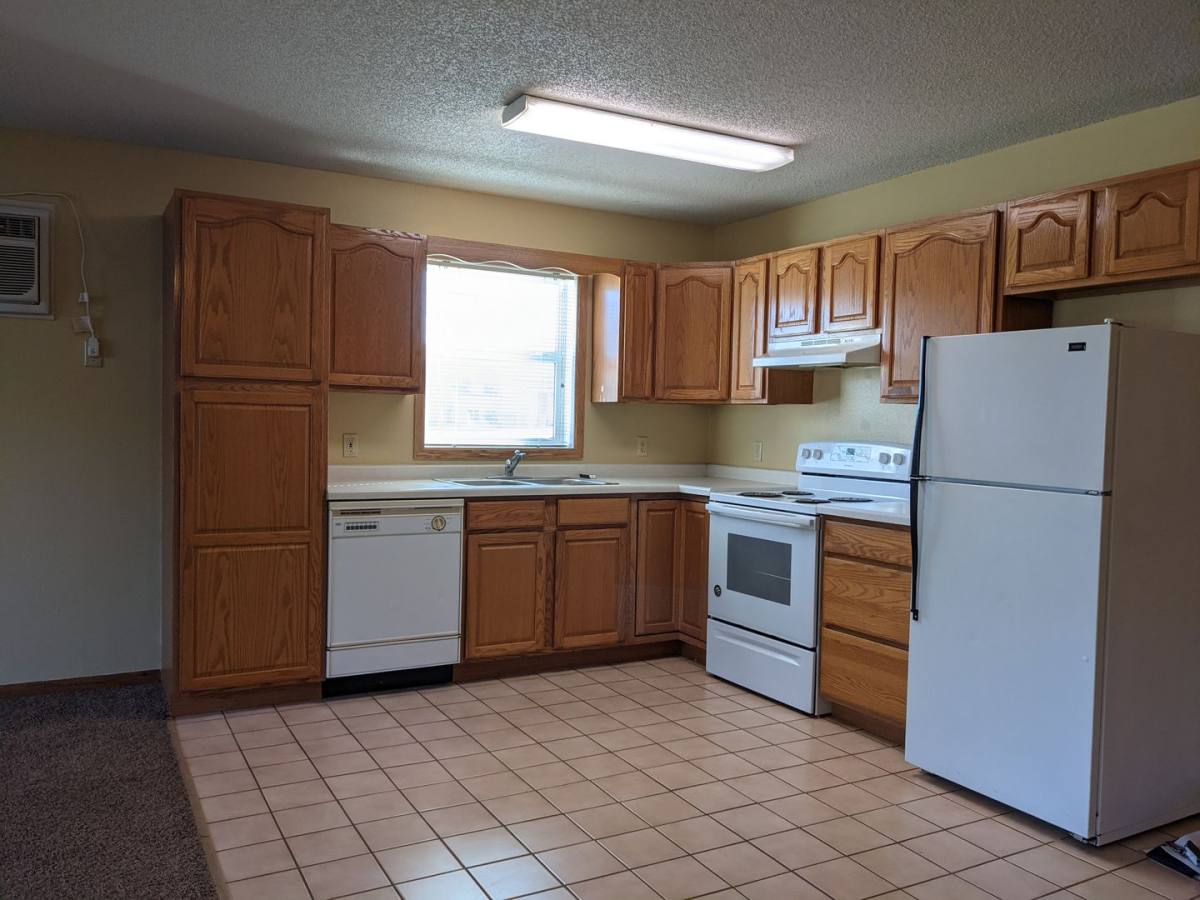 Apartment for rent at 109 N Birch St, Badger, MN 56714