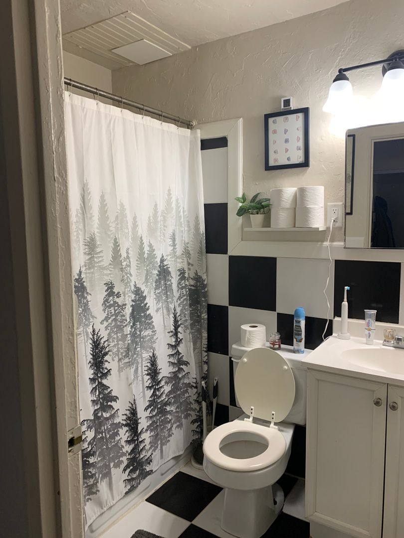 Apartment for rent at 1327 7th St SE, Minneapolis, MN 55414