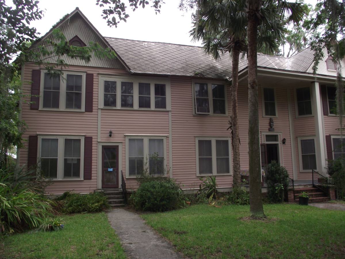 Apartment for rent at 414 NE 5th Ave, Gainesville, FL 32601