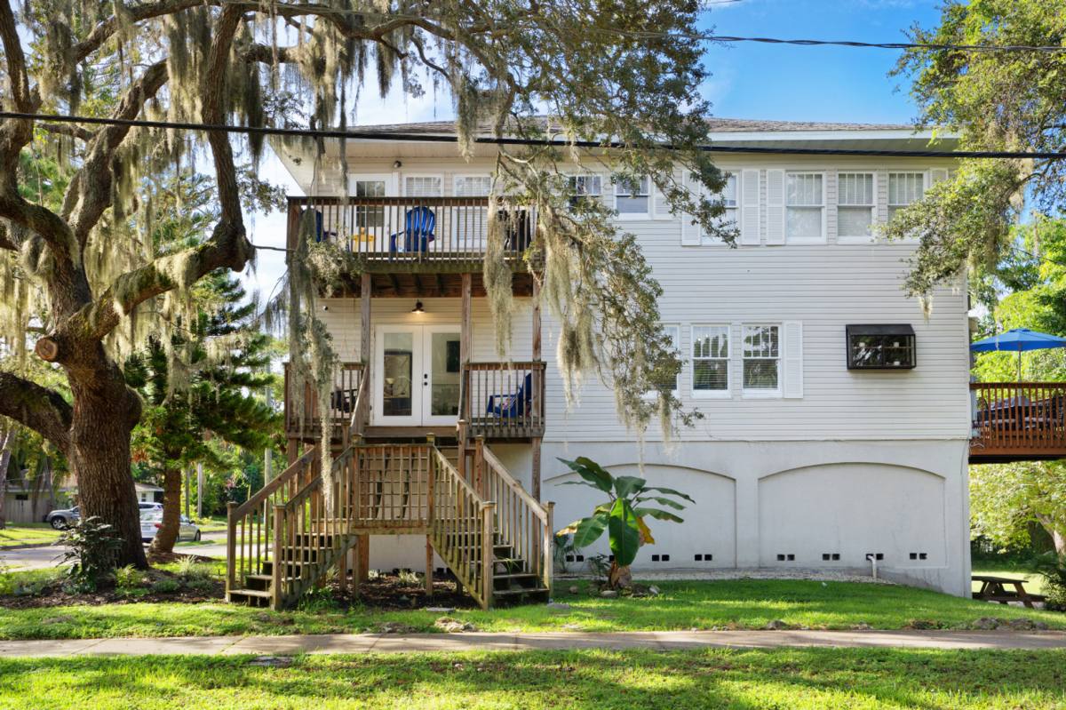 Apartment for rent at 1202 20th St W, Bradenton, FL 34205