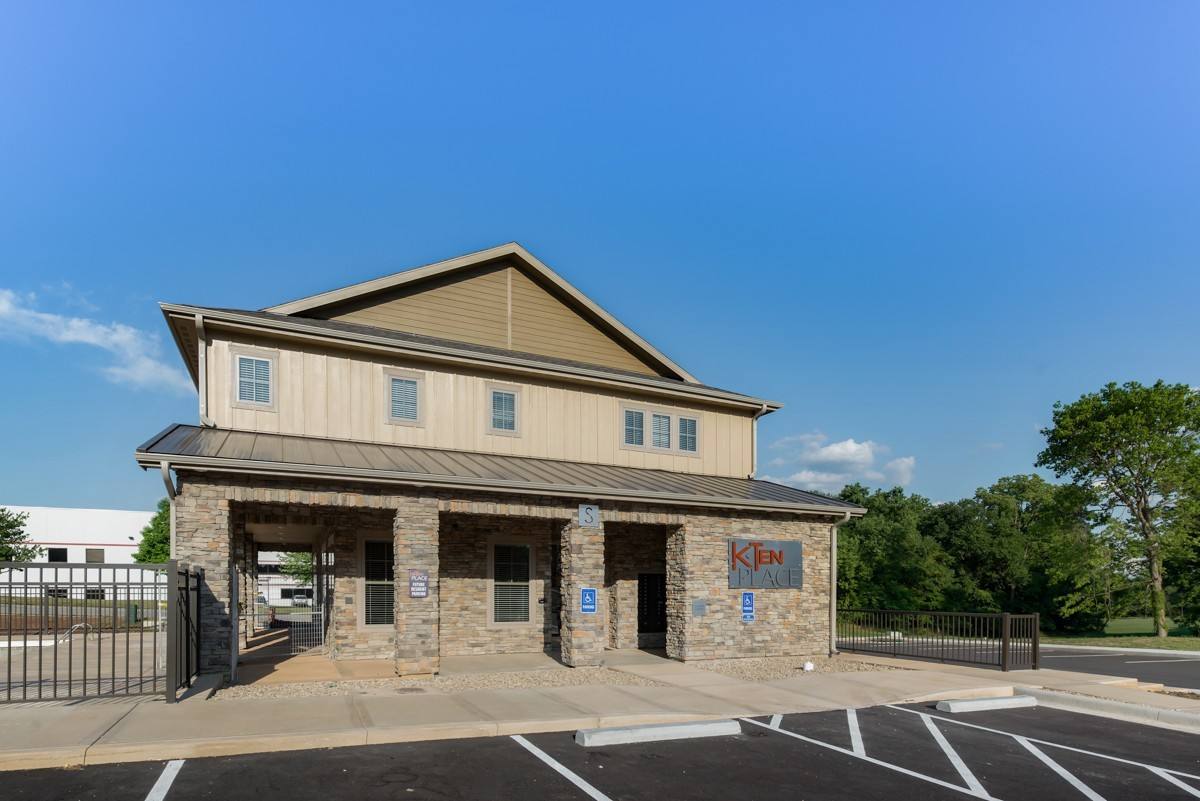 Apartment for rent at 9100 Commerce Dr, De Soto, KS 66018