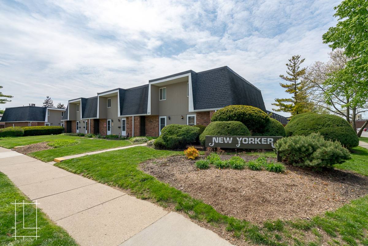 Apartment for rent at 411 E Buttles Ave, Columbus, OH 43215