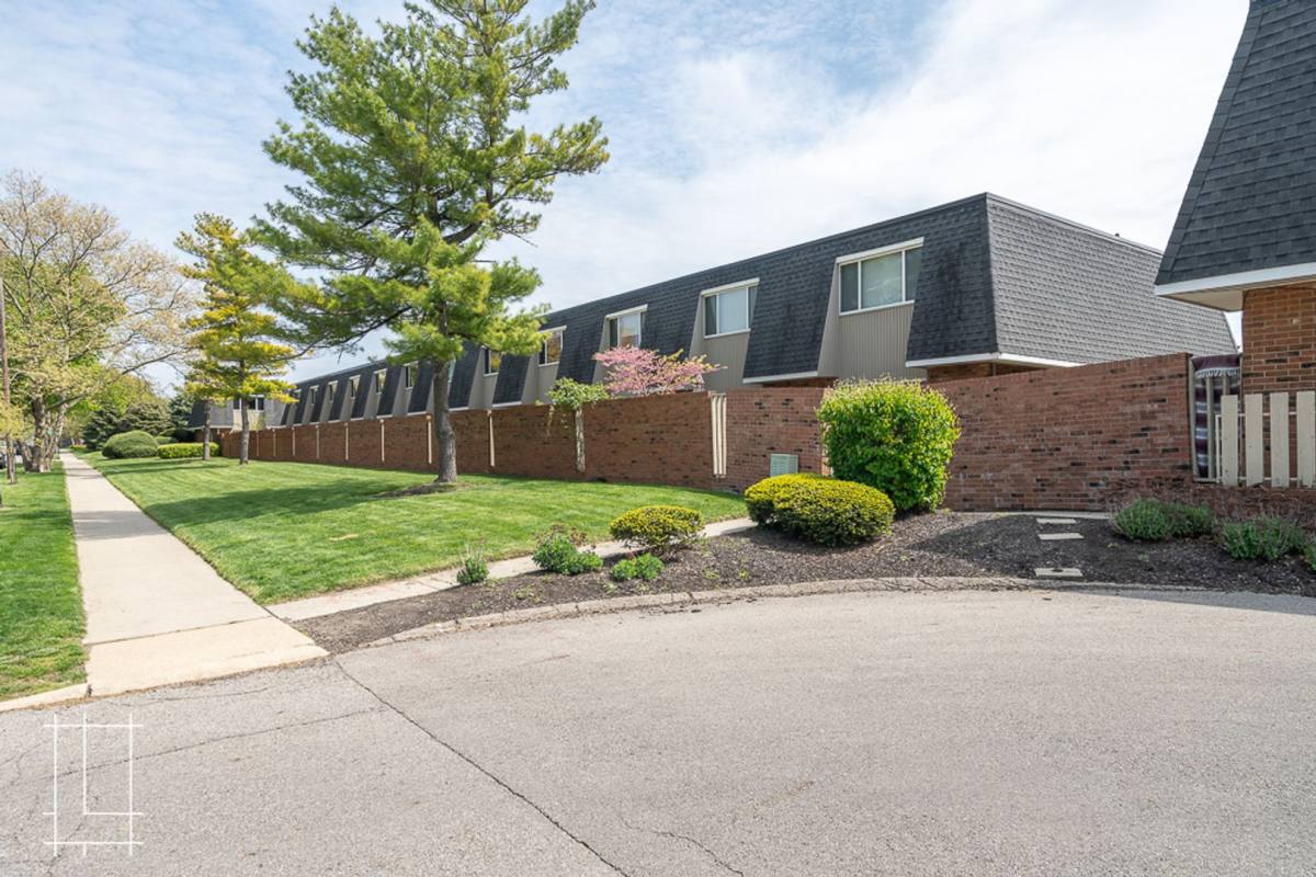 Apartment for rent at 411 E Buttles Ave, Columbus, OH 43215