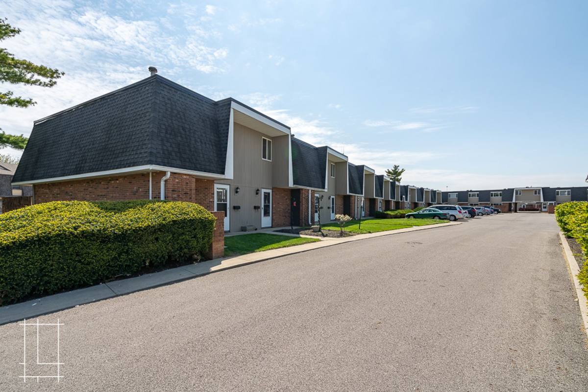 Apartment for rent at 411 E Buttles Ave, Columbus, OH 43215