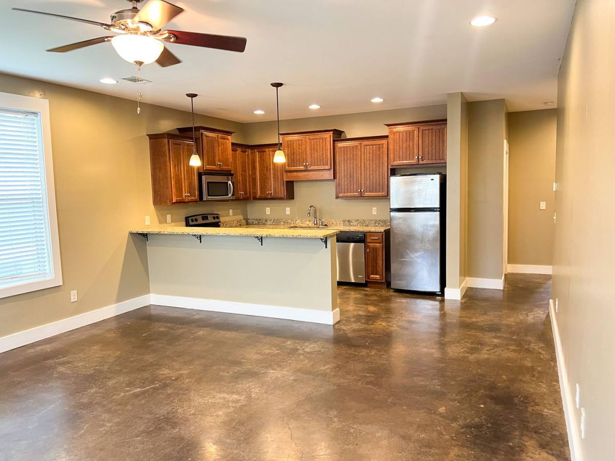 Townhouse for rent at 1726 10th St E, Tuscaloosa, AL 35404