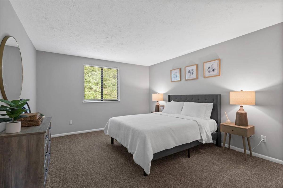 Apartment for rent at 629 Glen Malcolm Dr, Glenshaw, PA 15116
