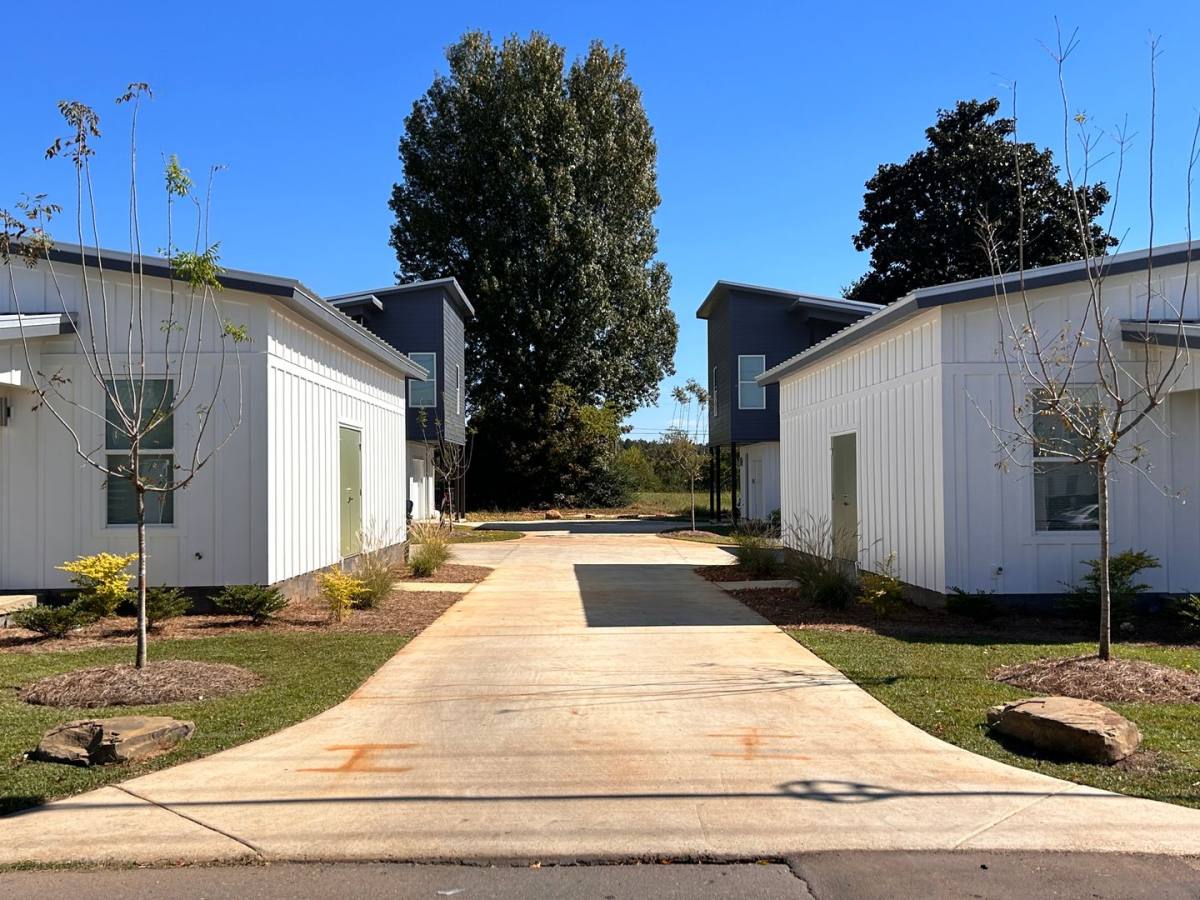 Apartment for rent at 419 30th Ave E, Tuscaloosa, AL 35404