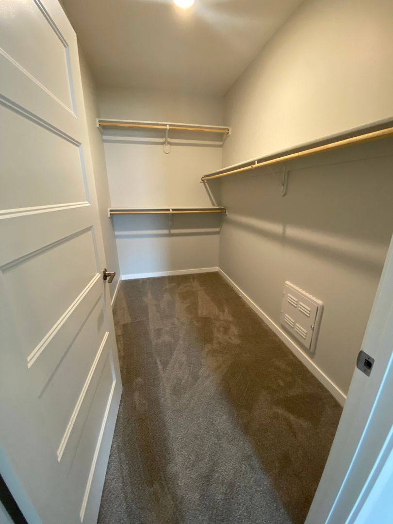 Apartment for rent at 3412 Dodge St, Omaha, NE 68131