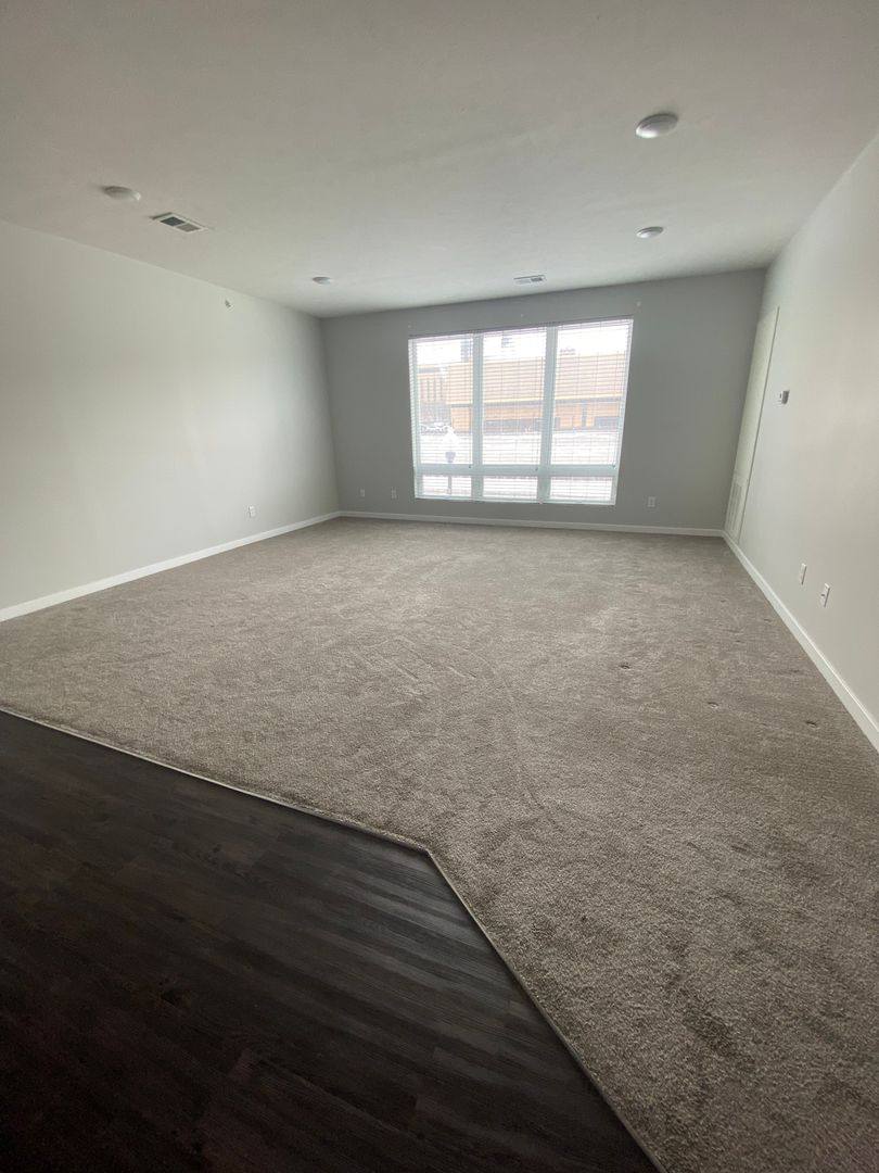 Apartment for rent at 3412 Dodge St, Omaha, NE 68131